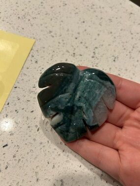 Green Polished Monstera Leaf Stone Sculpture